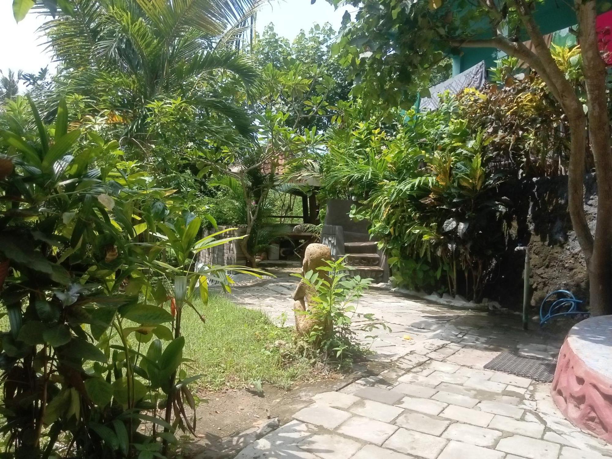 Breeze Hostel Kuta  エクステリア 写真