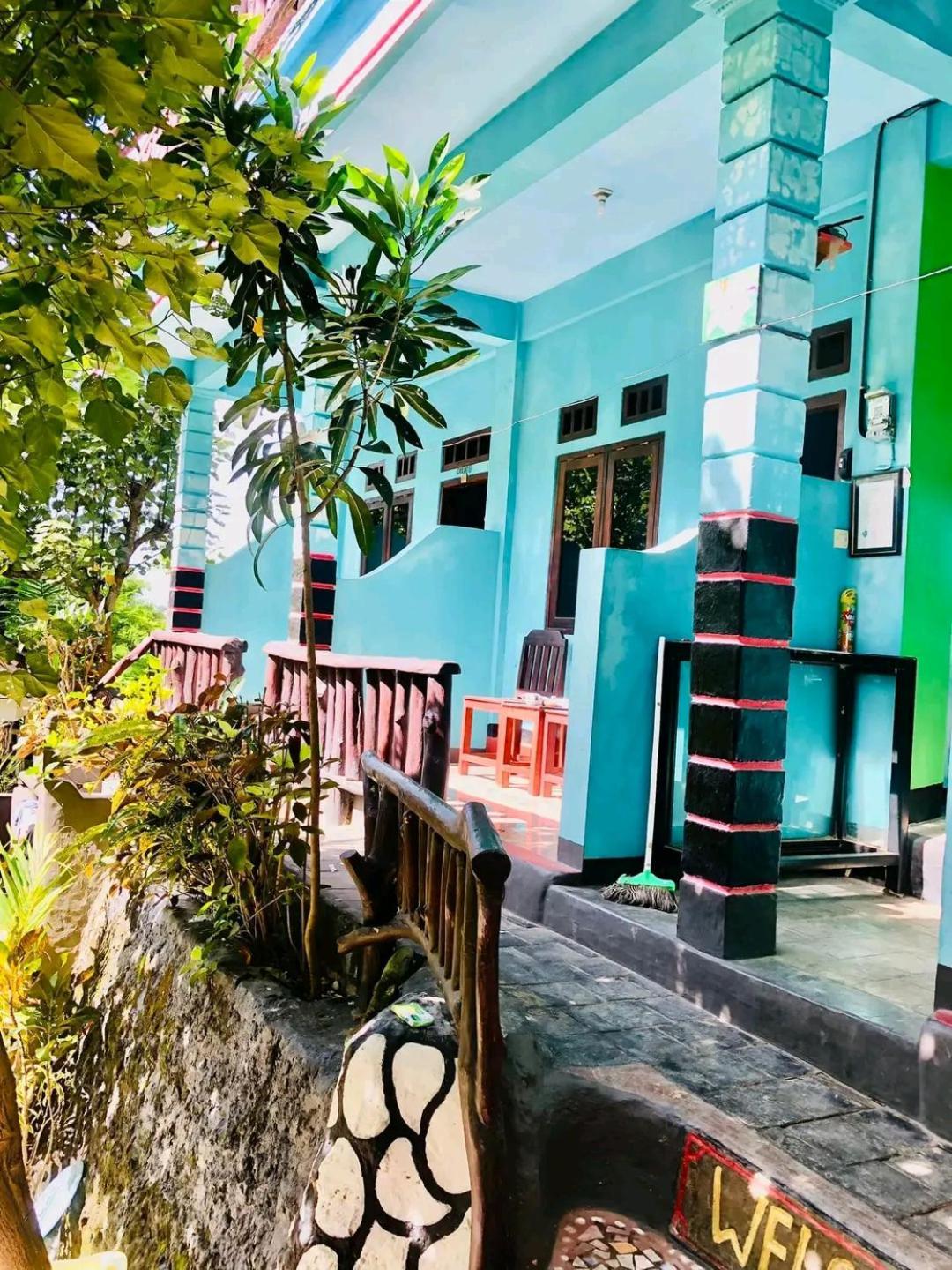 Breeze Hostel Kuta  エクステリア 写真