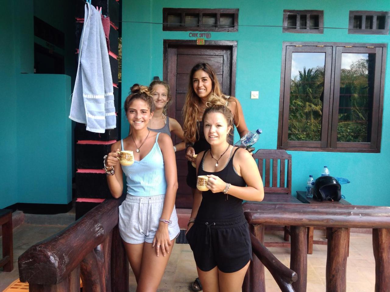 Breeze Hostel Kuta  エクステリア 写真