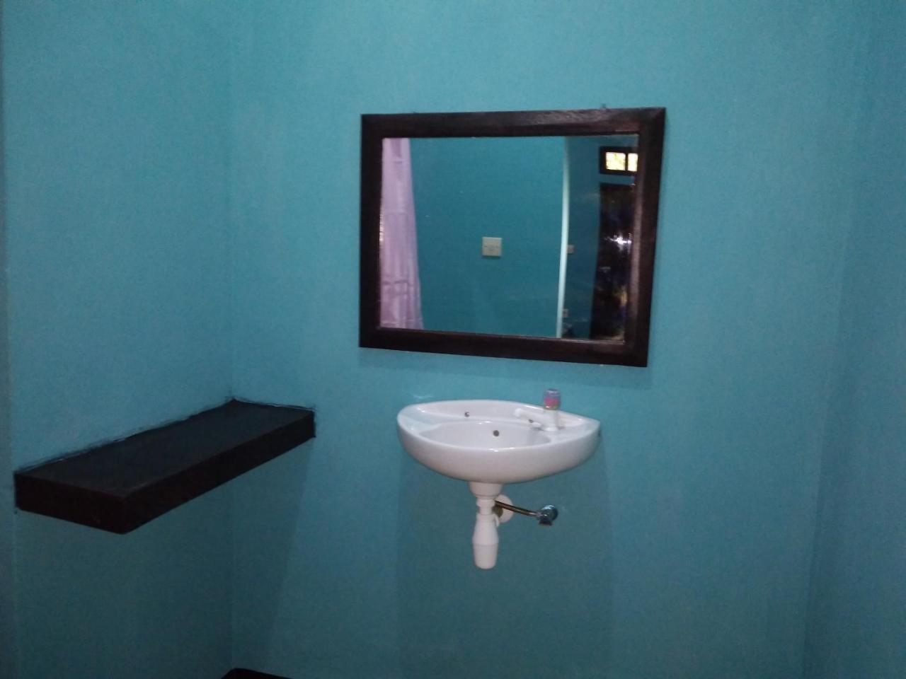 Breeze Hostel Kuta  エクステリア 写真